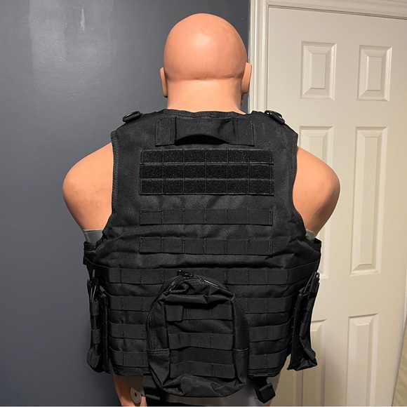 Tactical vest body armour - w/ level 3a plates - Picture 2 of 6